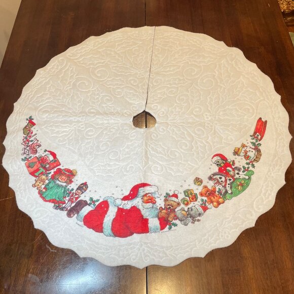 Vintage White Christmas Tree Skirt With Santa & Toy Print Quilted Texture Scallo - Picture 3 of 15